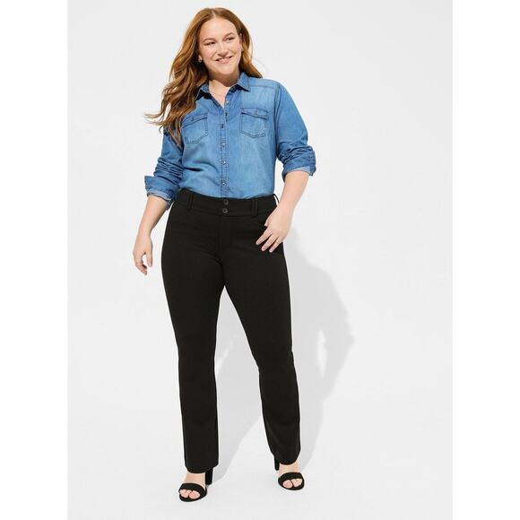 Torrid Sz 18S Short Trouser Boot Studio Luxe Ponte Mid Rise Pants Black Stretch - Picture 1 of 13